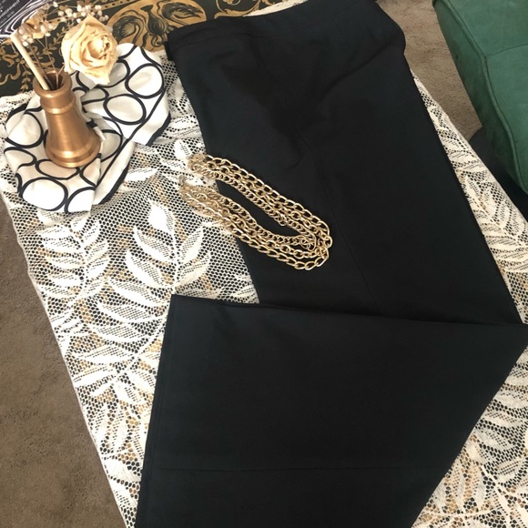 Bargain fashionista; meet your new BFF. description Poshmark @webzys com - Picture 9 of 16